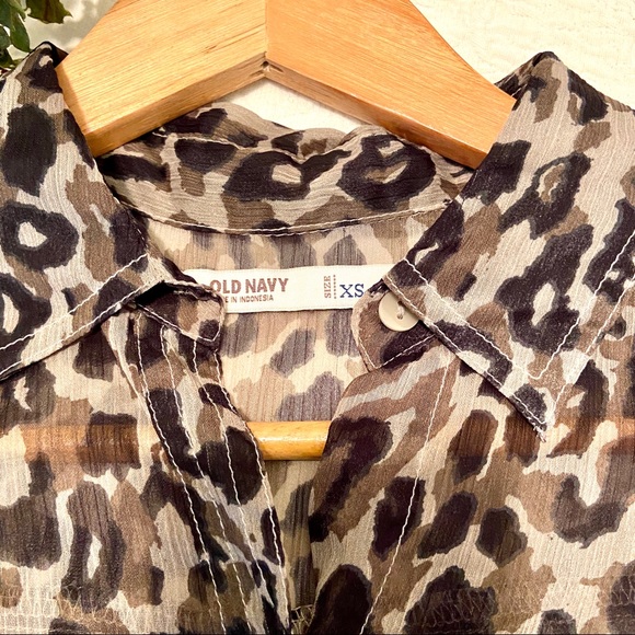 Leopard Print sheer button down blouse - Picture 3 of 6